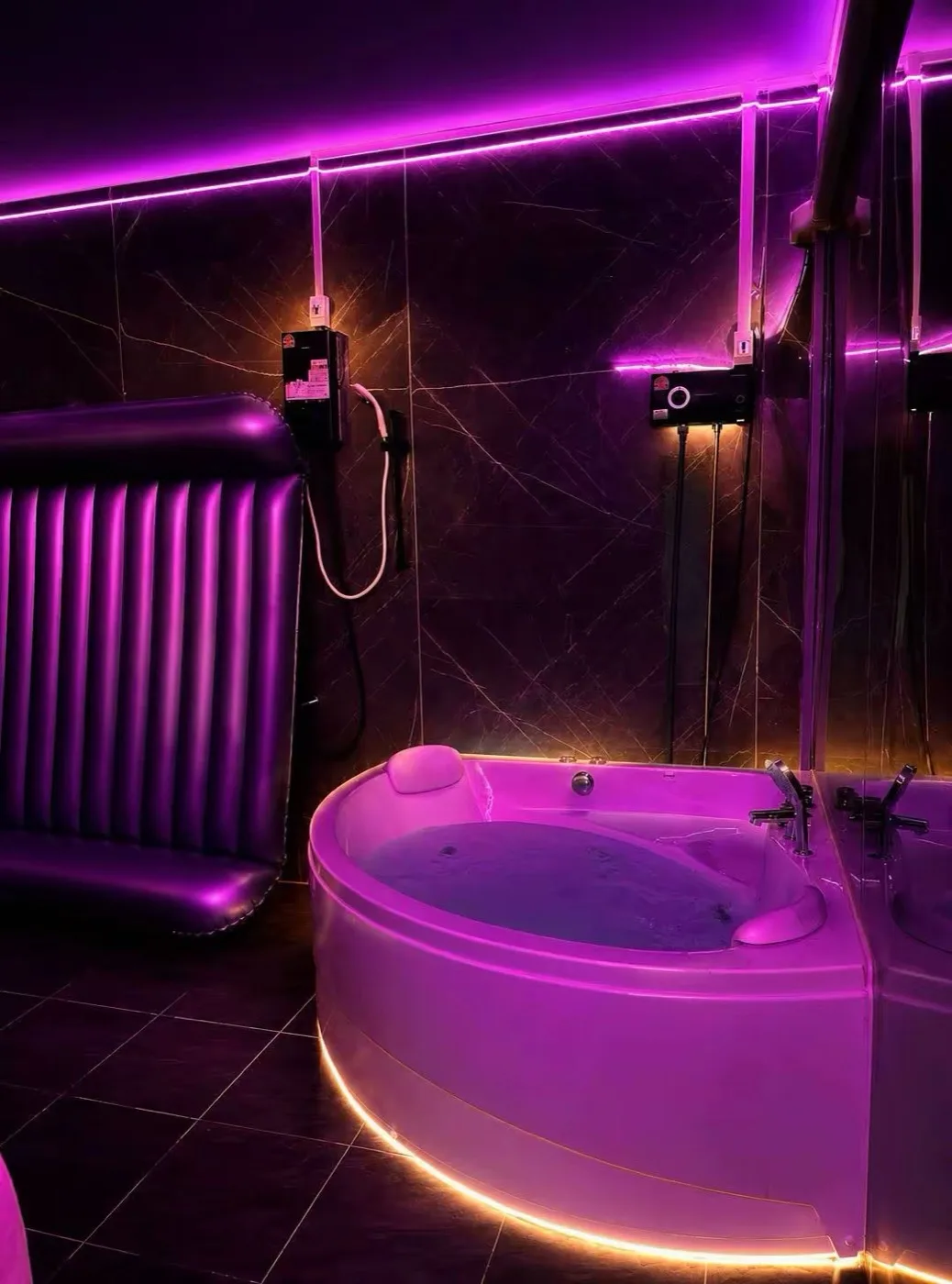 Jacuzzi room